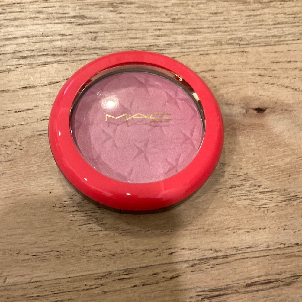 MAC Cosmetics Limited Edition Magic Yum Yum Yum Magic Powder Radiant Cheek Color